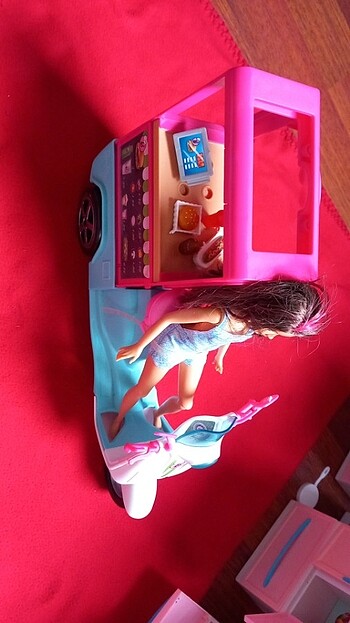 Barbie yemek arabasi
