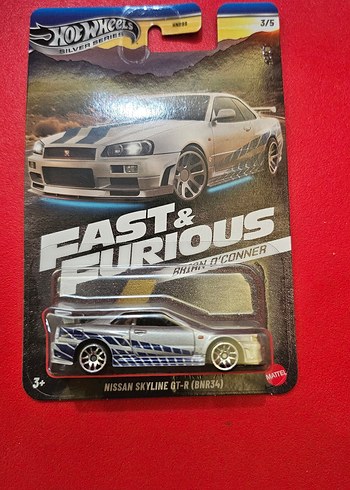 Hot Wheels Nissan Skyline GT-R Model Araba