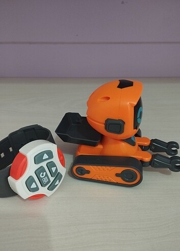 Oyuncak robot