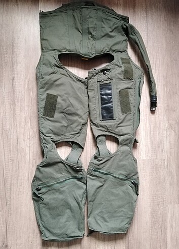 F16 pilot G suit 