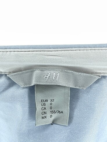 32 Beden mavi Renk H&M Gömlek %70 İndirimli.