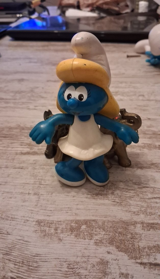 Pastel Mavi Şirin Figürü - Görsel 2