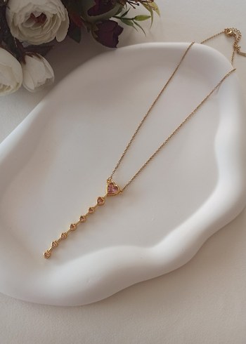 Altın Renkli Zincir Detaylı Minimalist Kolye - Görsel 3