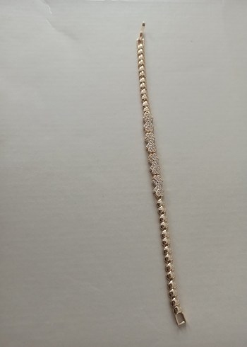 Zincir Detaylı Altın Renkli Kadın Bileklik - Görsel 3