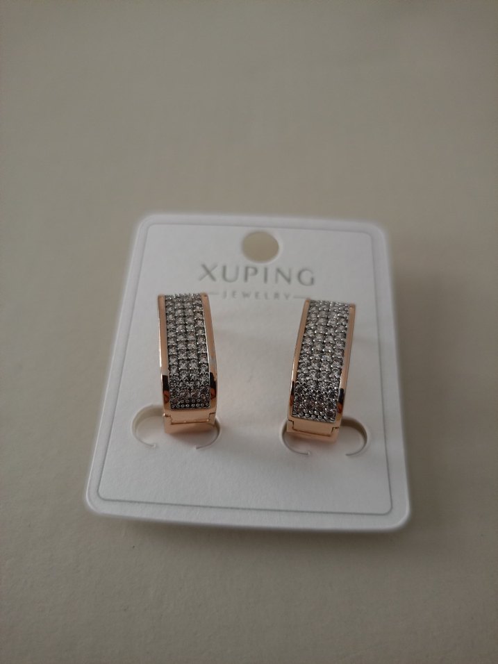 Altın Renkli Mini Payetli Xuping Küpe - Görsel 3