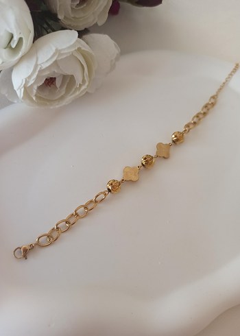 Zincir Detaylı Altın Renkli Kadın Bileklik - Görsel 4