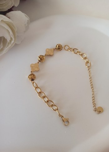Zincir Detaylı Altın Renkli Kadın Bileklik - Görsel 5