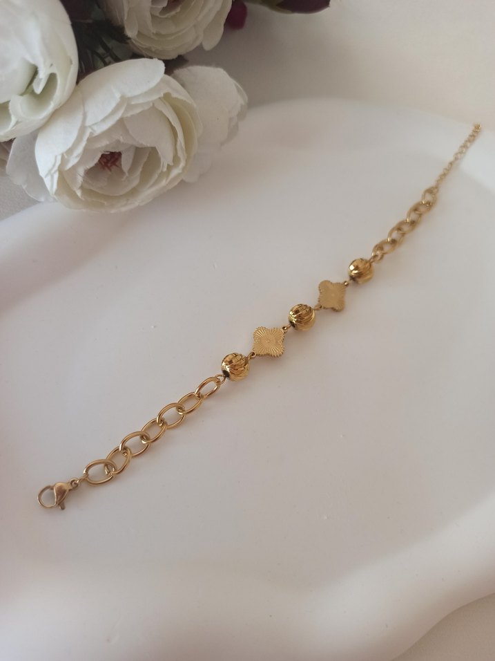 Zincir Detaylı Altın Renkli Kadın Bileklik - Görsel 4