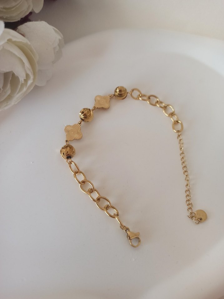 Zincir Detaylı Altın Renkli Kadın Bileklik - Görsel 5