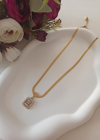 Altın Renkli Ezme Zincir Detaylı Kolye - Görsel 5