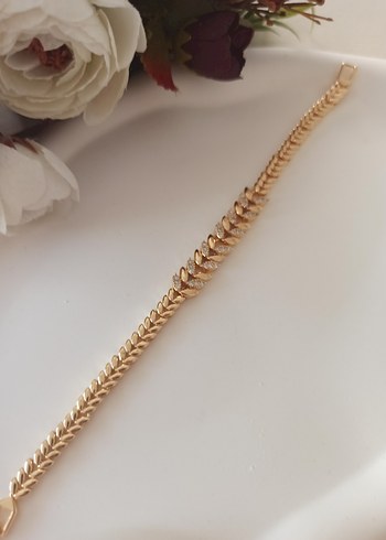 Zincir Detaylı Altın Renk Kadın Bileklik - Görsel 6