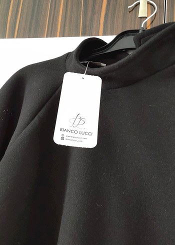 Kemer Detaylı Siyah Panço - Görsel 3