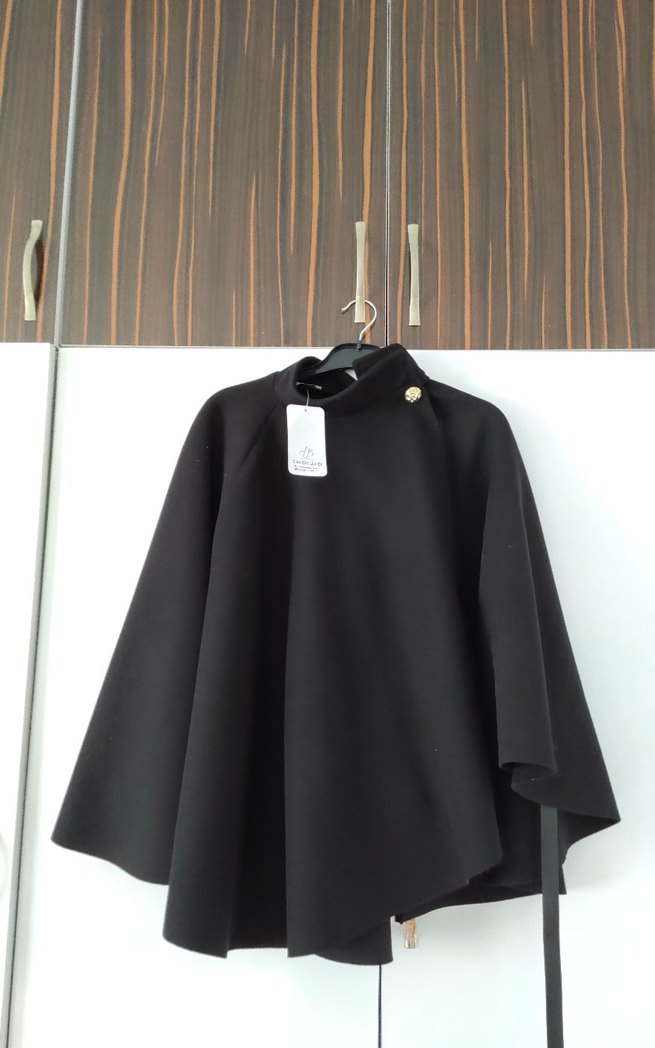 Kemer Detaylı Siyah Panço - Görsel 2