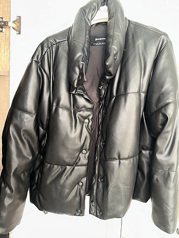 Stradivarius Deri oversize şişme mont