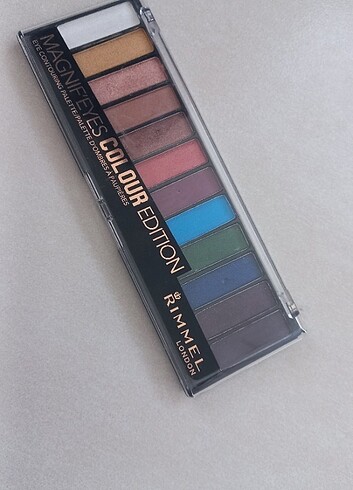 Rimmel London Rimmel London 12'li Far Paleti (Magnif'eyes Colour Edition 004)