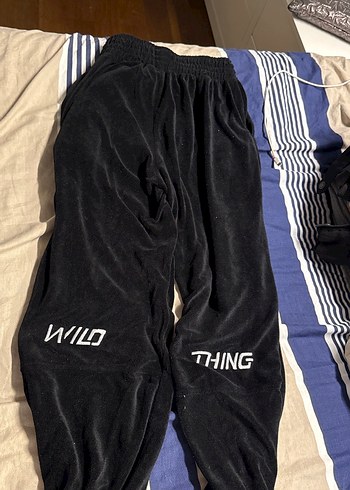 Siyah Loose Fit Kadife Eşofman Altı - Görsel 3