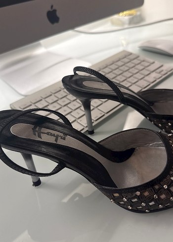 Boncuk İşlemeli Siyah Stiletto - Görsel 5