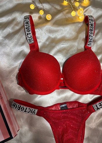 Kırmızı Victoria Secret  Sütyen Takımı kutulu - Görsel 2
