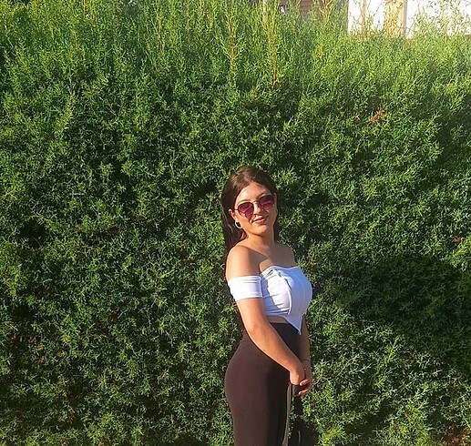 Crop beyaz