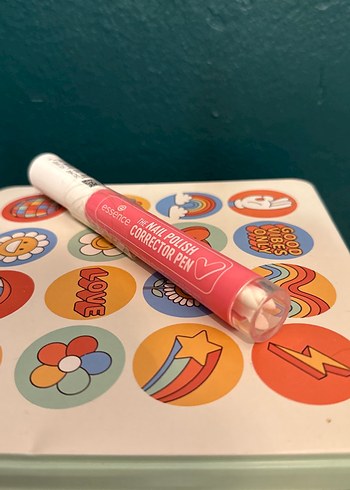 Essence Pastel Pembe Dudak Parlatıcısı - Görsel 3