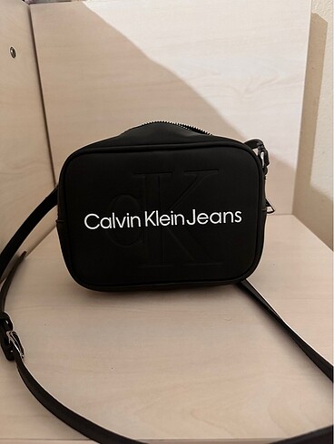 Orjinal Calvin Klein Çapraz askılı çanta