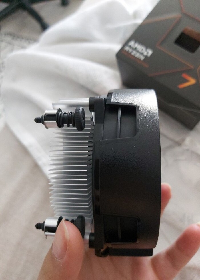 AMD Ryzen İşlemci Soğutucu Fan Wraith Stealth - Görsel 2