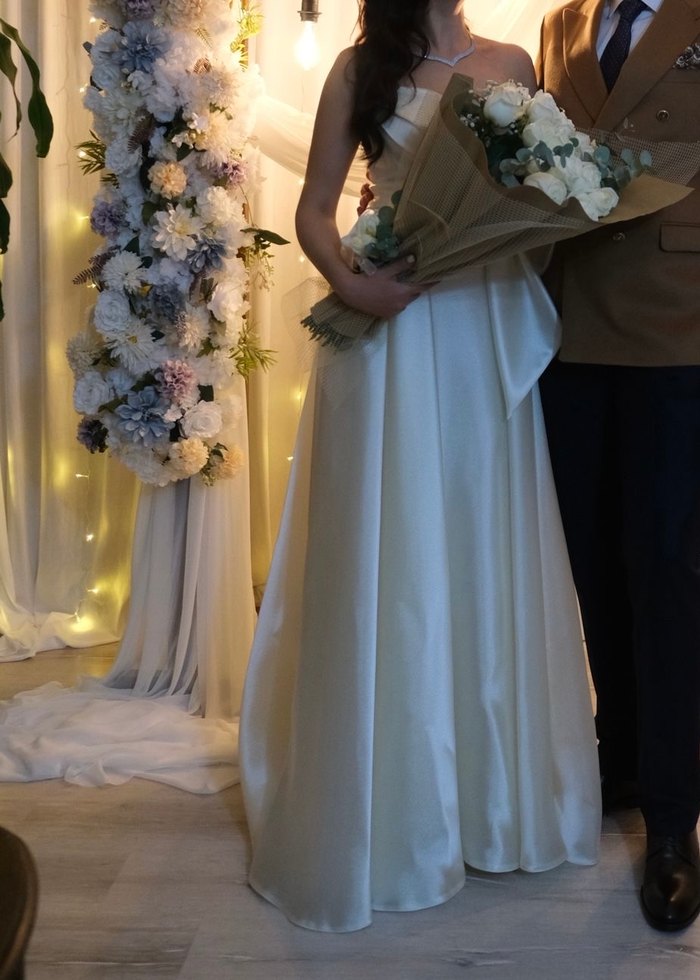 Ilmio Saten Cep Detaylı Yırtmaçlı Straplez Abiye - Görsel 3