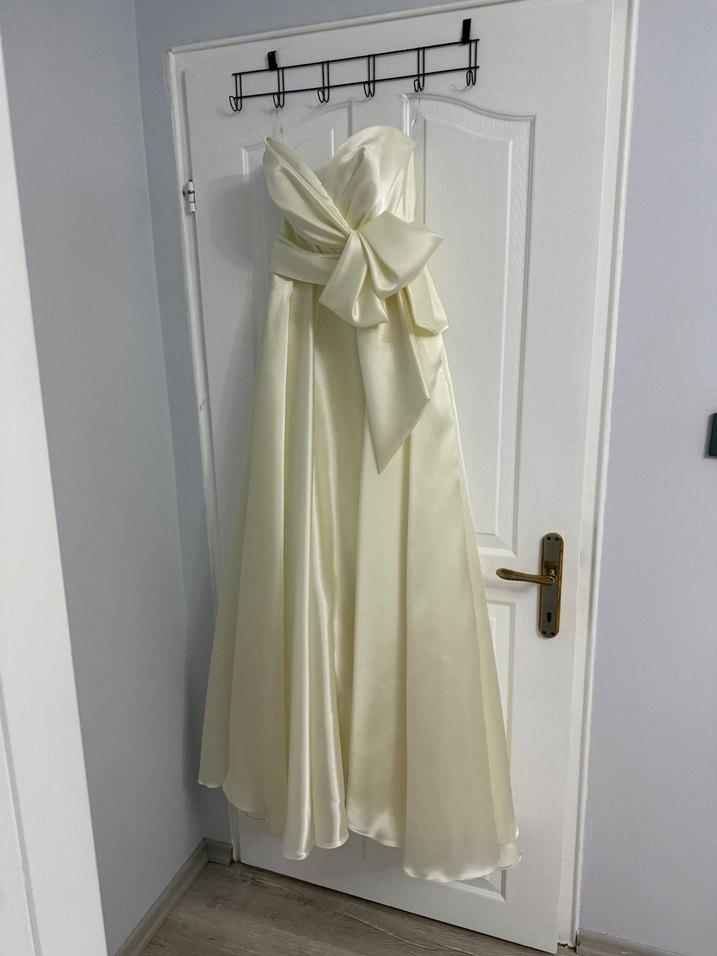 Ilmio Saten Cep Detaylı Yırtmaçlı Straplez Abiye - Görsel 5