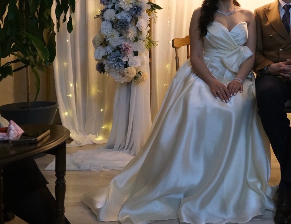 Ilmio Saten Cep Detaylı Yırtmaçlı Straplez Abiye - Görsel 2