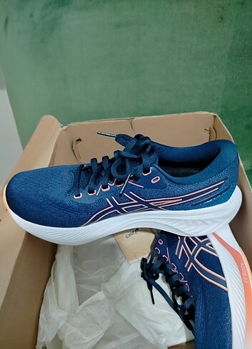 Asics ORJİNAL ASİCS 40 NUMARA