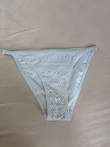 H&M beyaz dantelli bikini altı