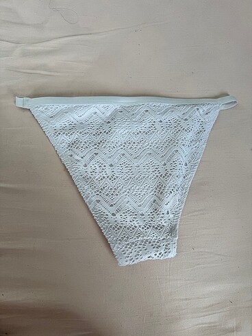 H&M H&M beyaz dantelli bikini altı