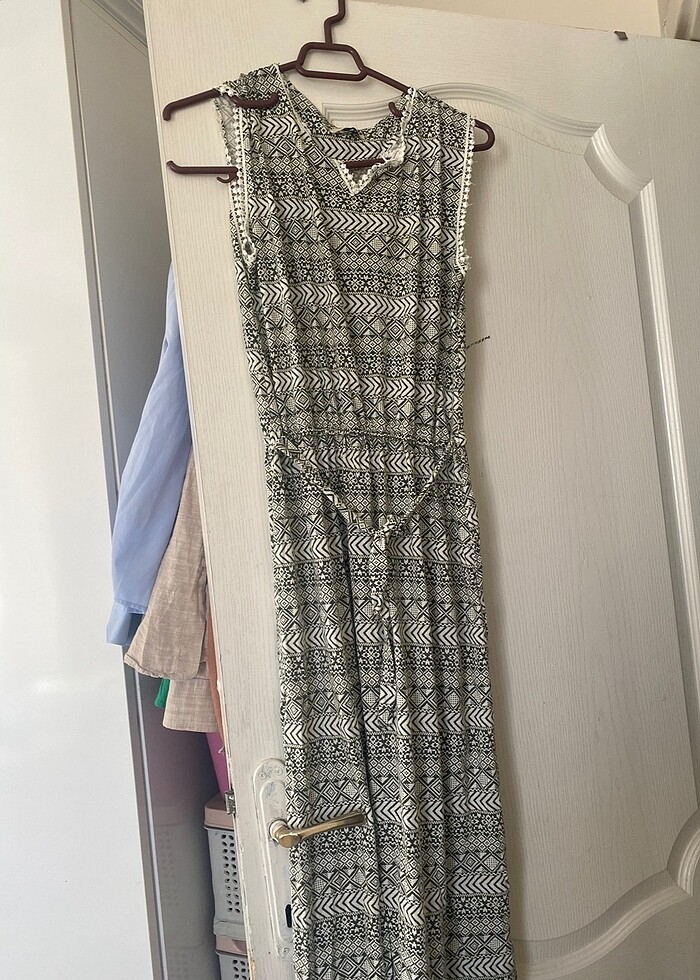 Sıfır kollu uzun elbise - Görsel 3