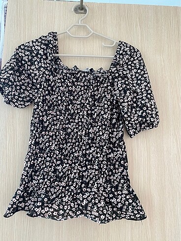 Kare yaka kısa kol bluz - Görsel 2