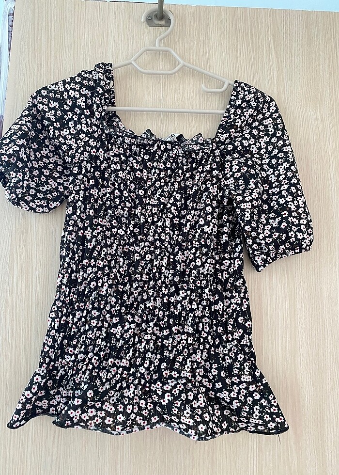 Kare yaka kısa kol bluz - Görsel 2