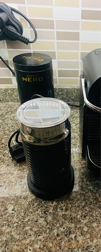 Nespresso Aeroccino Süt köpürtücü. Kahve makinesi için diğer ila