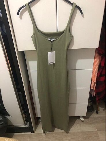 xs Beden haki Renk bershka askılı kare yaka midi elbise haki yeşili