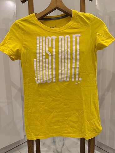 Nike tshirt