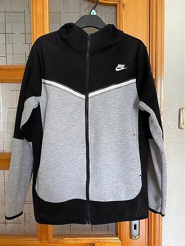 Beden Nike Tech