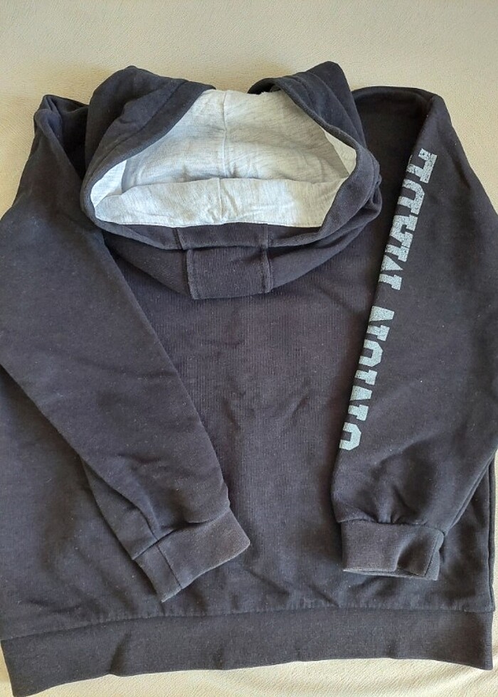 Erkek çocuk switsirt lc waikiki 5/6yas - Görsel 3