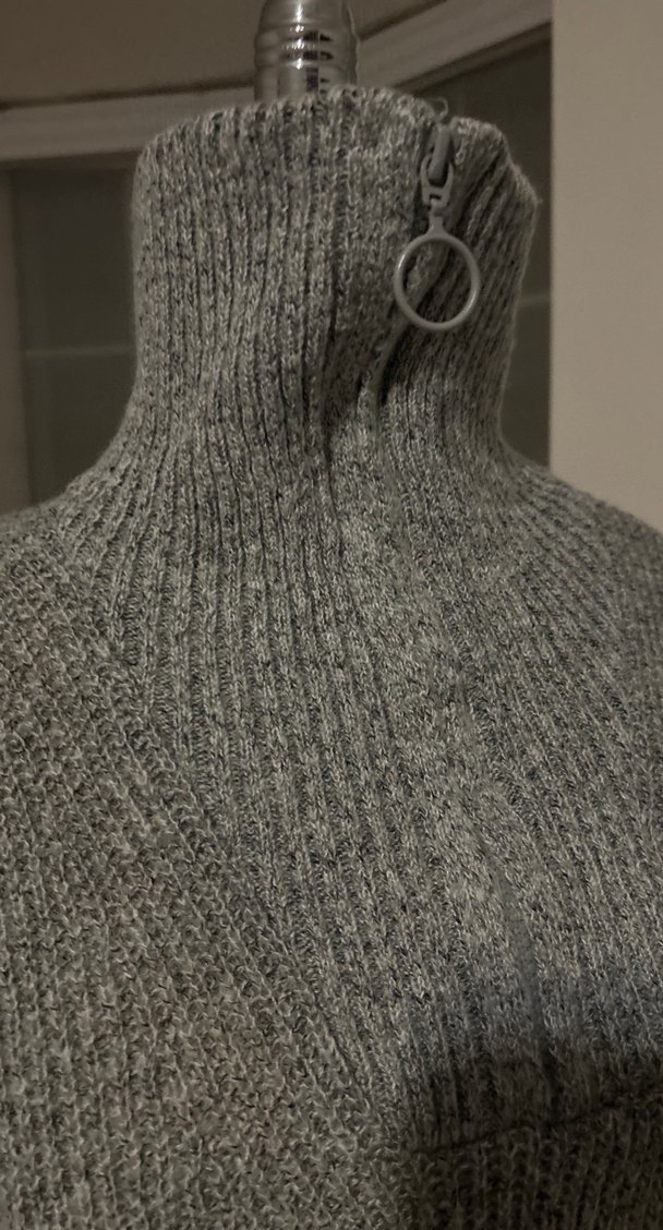 Gri Yüksek Yakalı Örgü Kadın Kazak - Görsel 2