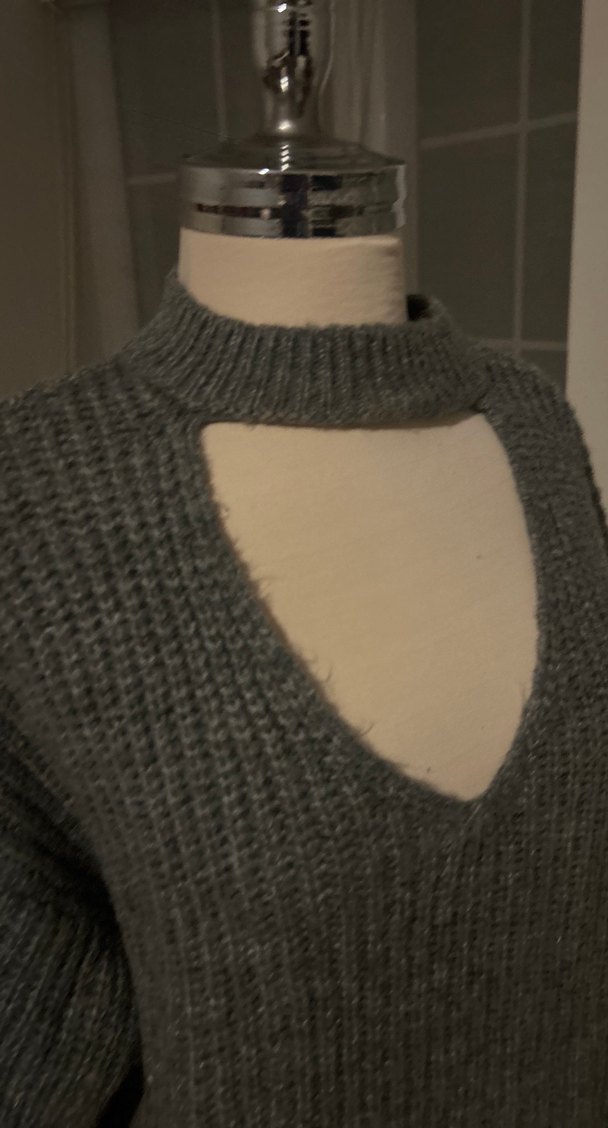 Gri V Yaka Örgü Kadın Kazak - Görsel 2