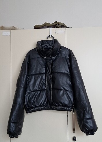 Zara Suni Deri Şişme Mont