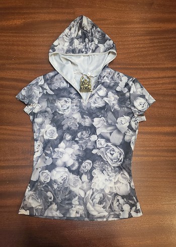 GRİ KAPÜŞONLU GÜLLÜ  BLUZ - Görsel 2