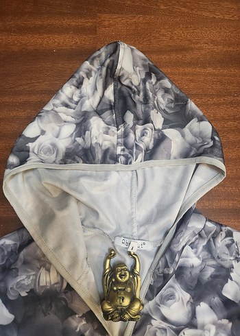 GRİ KAPÜŞONLU GÜLLÜ  BLUZ - Görsel 3