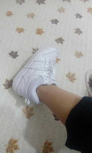 nike beyaz ayakkabi 