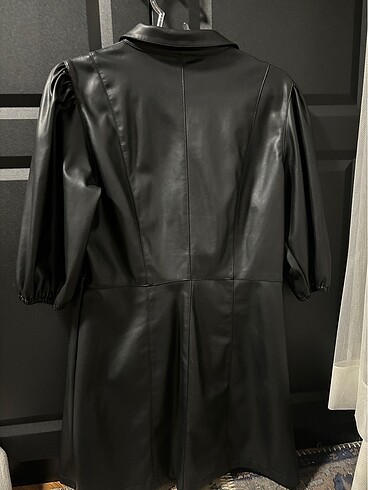 H&M Elbise deri