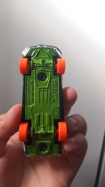  Hotwheels araba 