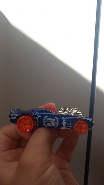 Hotwheels araba 