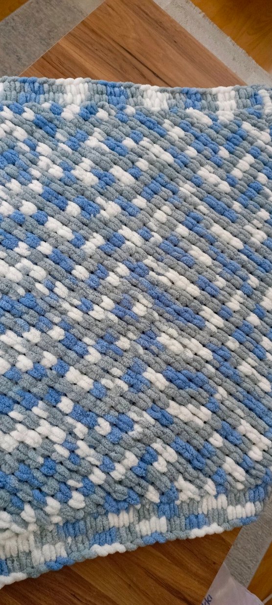 Gri Batik Desenli Örgü Çocuk Battaniyesi - Görsel 3